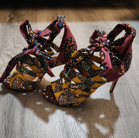 Gianni Bini, the Abrianna Lace-Up Sandals - Picture 3 of 6